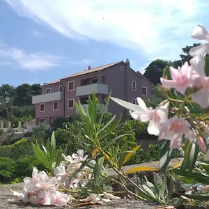Apartment Amaryllis Residence, Diana & Deluxe With Shared Kitchen, Veli Lošinj